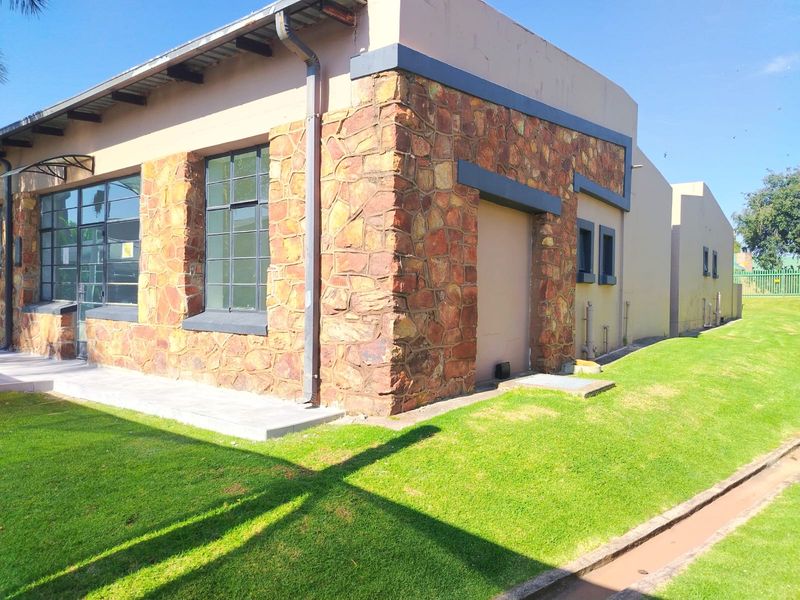 Modern Two-Bedroom Gem with Spacious Living & Inviting Patio - Photo 2