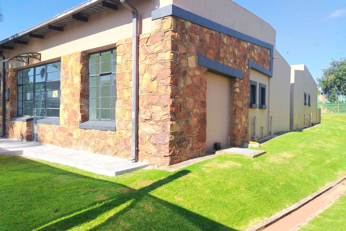 Modern Two-Bedroom Gem with Spacious Living & Inviting Patio - Photo 2