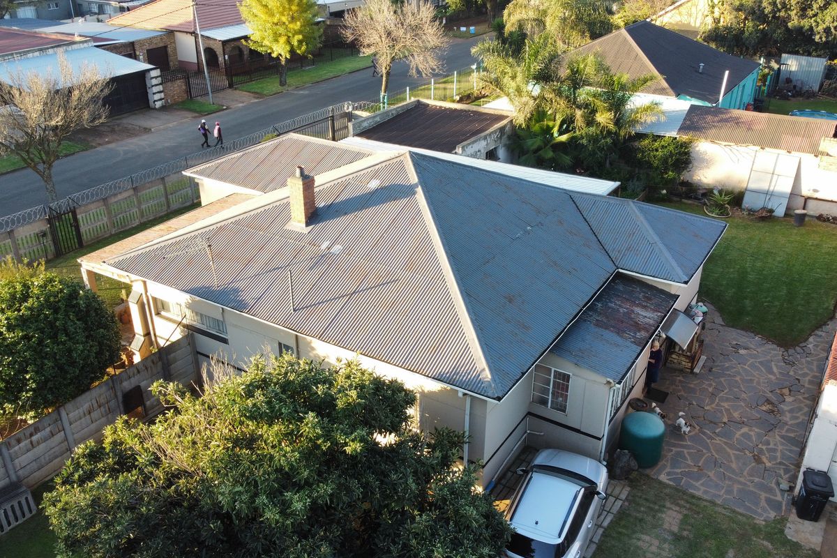 Welcome to a well maintained beautiful home. - Photo 3