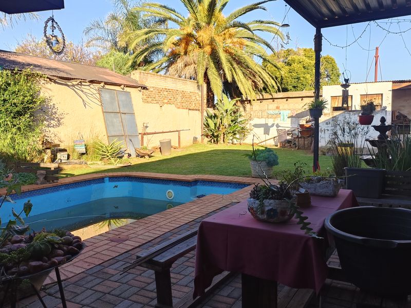 Welcome to a well maintained beautiful home. - Photo 7