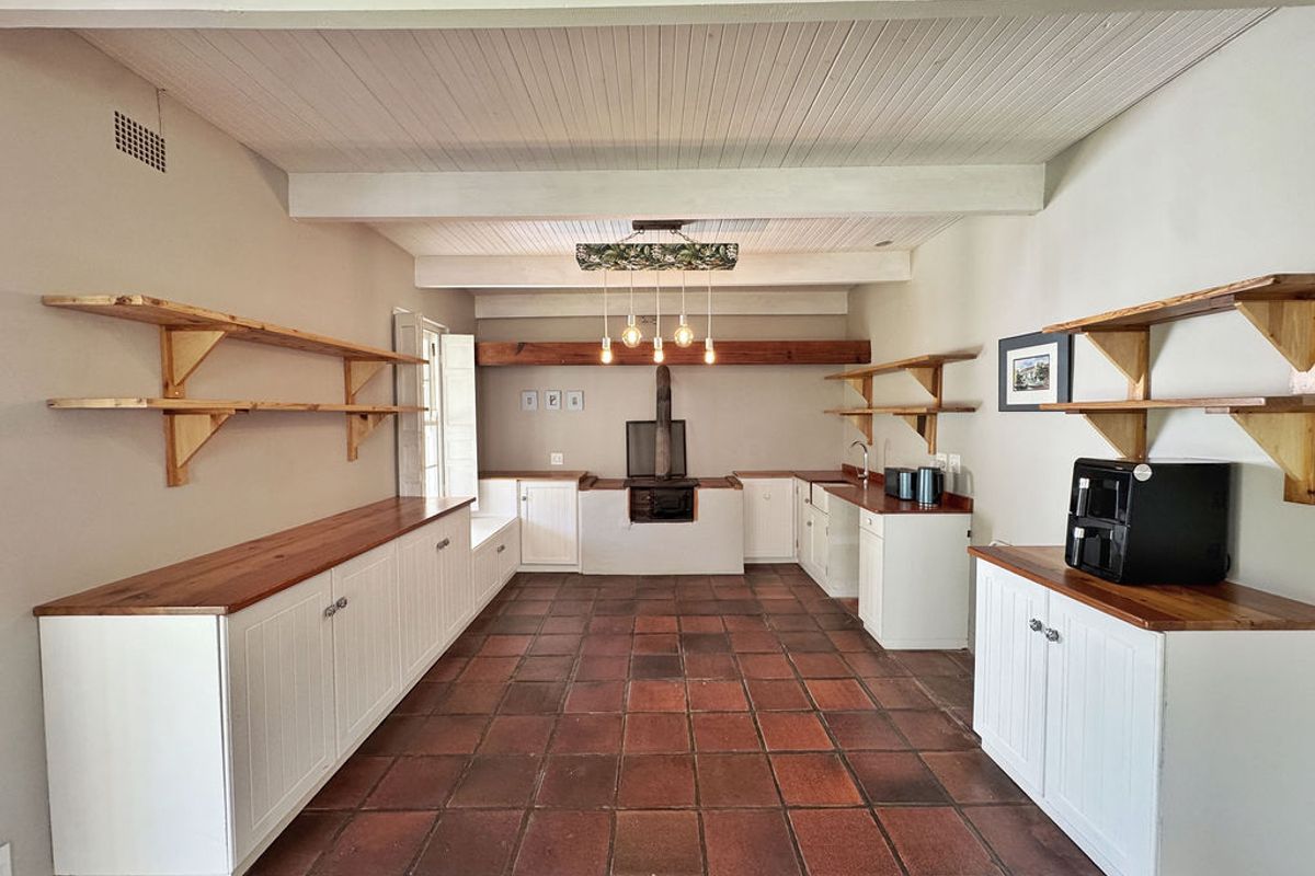 Charming Victorian Gem in Historic Church Street, Tulbagh – Modern Comfort Meets Heritage Elegance. - Photo 2