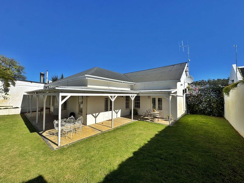 Charming Victorian Gem in Historic Church Street, Tulbagh – Modern Comfort Meets Heritage Elegance. - Photo 3