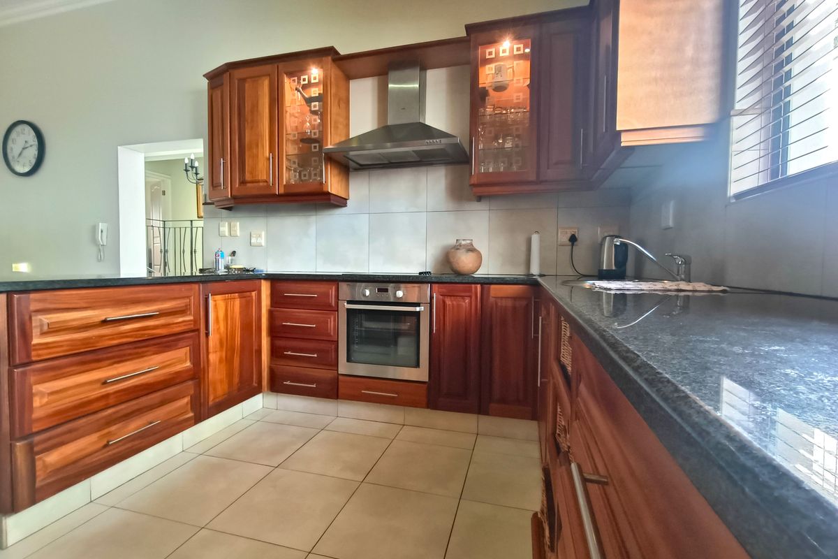 Exclusive, Luxury Townhouse with Private Pool - Photo 2