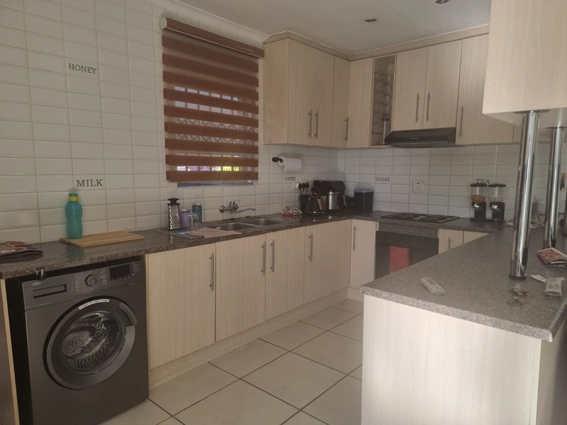 Three Bedroom Two Bathroom House with Garage for Sale - Photo 3