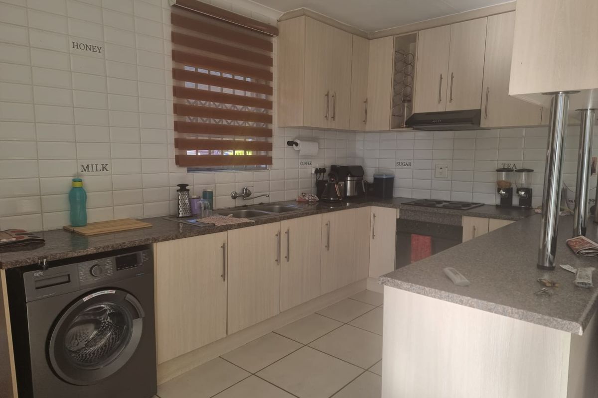 Three Bedroom Two Bathroom House with Garage for Sale - Photo 3