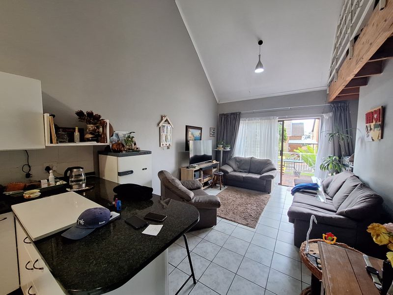 LOCK UP AND GO LIVING IN A SECURE COMPLEX - Photo 10