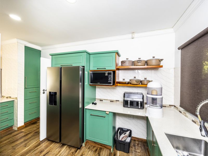 Urgent Sale | Modern Luxury Meets Glitz & Lifestyle - Photo 10