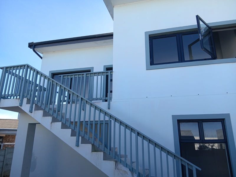 Oceanview Serenity: Stylish 3-Bedroom Home in Danabay for Rent - Photo 5