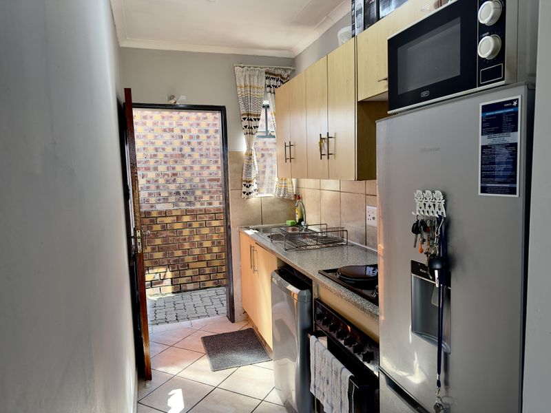 Move-in Ready 2-Bedroom Townhouse in Evander Community. - Photo 5