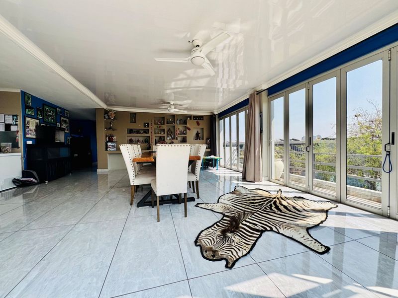Elegant Double-Story Home with Pool & Scenic Views – Sable Hills Waterfront Estate - Photo 8