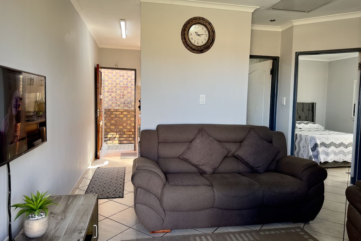 Move-in Ready 2-Bedroom Townhouse in Evander Community. - Photo 2