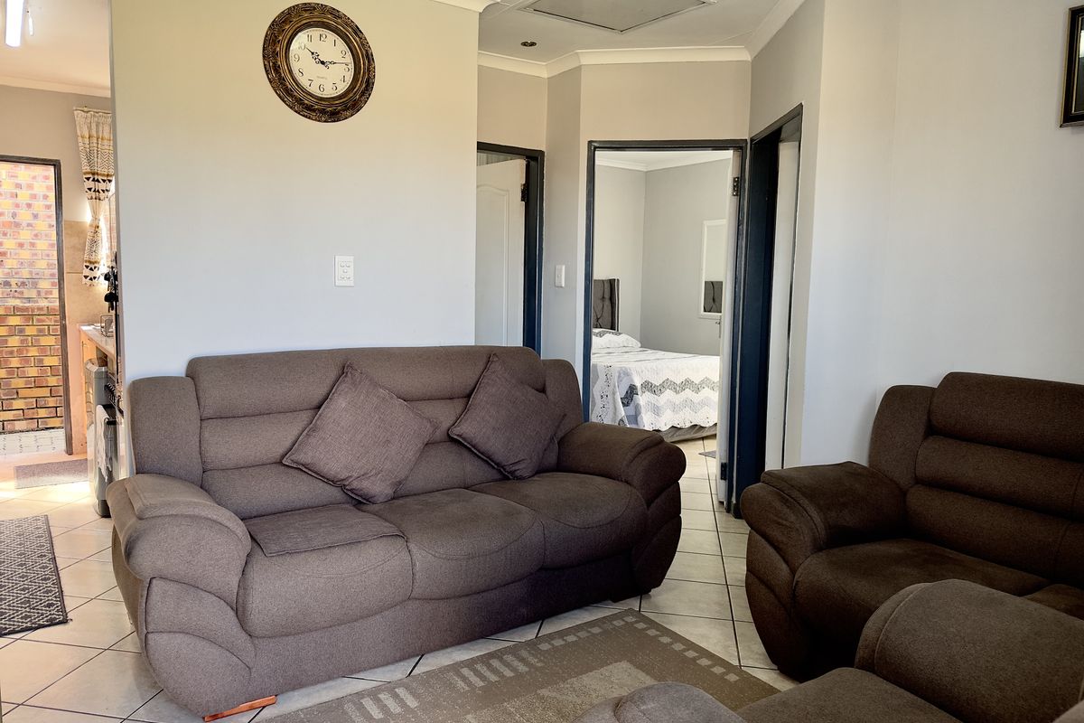 Move-in Ready 2-Bedroom Townhouse in Evander Community. - Photo 4
