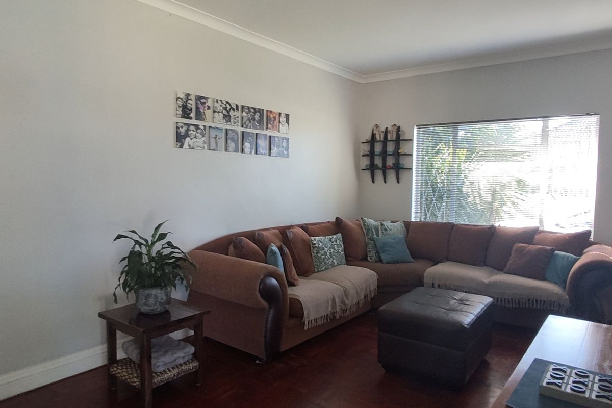 Charming 3-bedroom Freehold To Let in Kabega, Port Elizabeth – perfect for family living! Don't mis - Photo 3