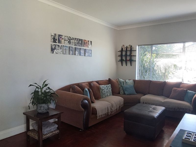 Charming 3-bedroom Freehold To Let in Kabega, Port Elizabeth – perfect for family living! Don't mis - Photo 3
