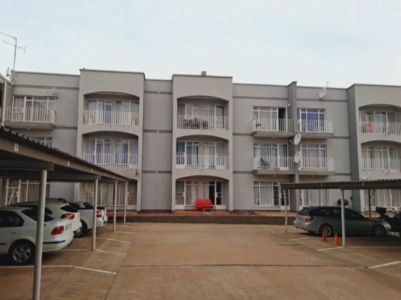 2-Bedroom Apartment at Berma - Photo 2