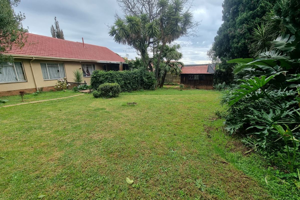 Spacious three bedroom Home with flatlet to let - Photo 3
