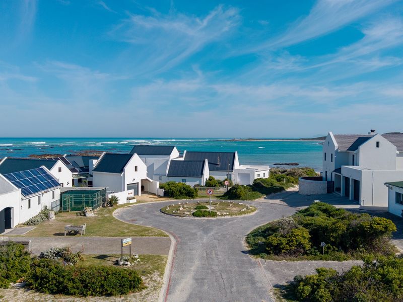 Coastal 2-Bedroom Home with Ensuite, Flatlet, and Modern Amenities - Photo 5