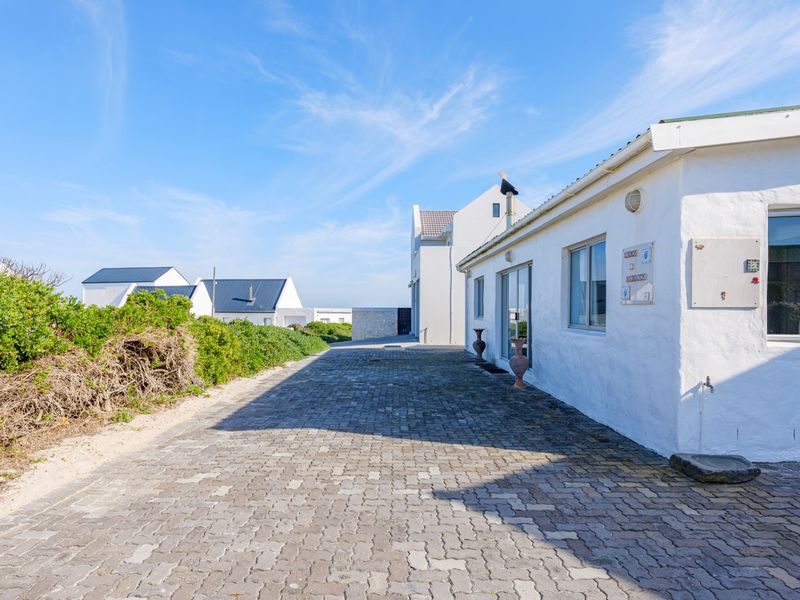 Coastal 2-Bedroom Home with Ensuite, Flatlet, and Modern Amenities - Photo 7