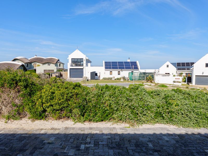 Coastal 2-Bedroom Home with Ensuite, Flatlet, and Modern Amenities - Photo 8