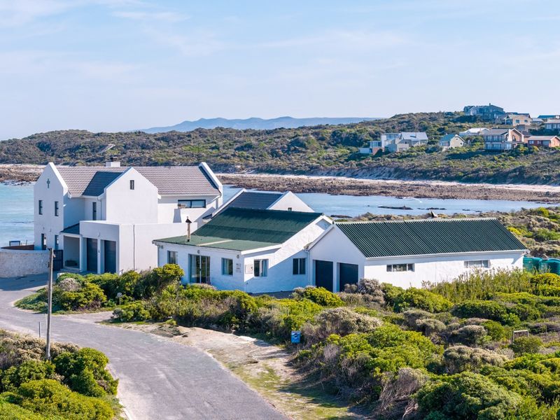 Coastal 2-Bedroom Home with Ensuite, Flatlet, and Modern Amenities - Photo 4