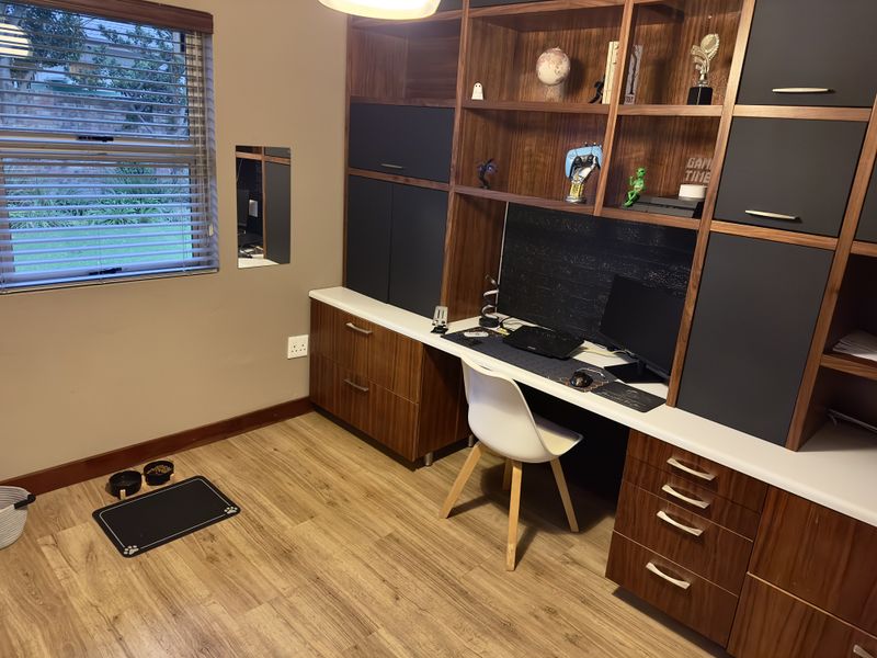 Modern 3-Bedroom Home with Income Potential. - Photo 9