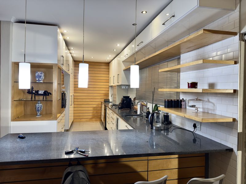 Modern 3-Bedroom Home with Income Potential. - Photo 3