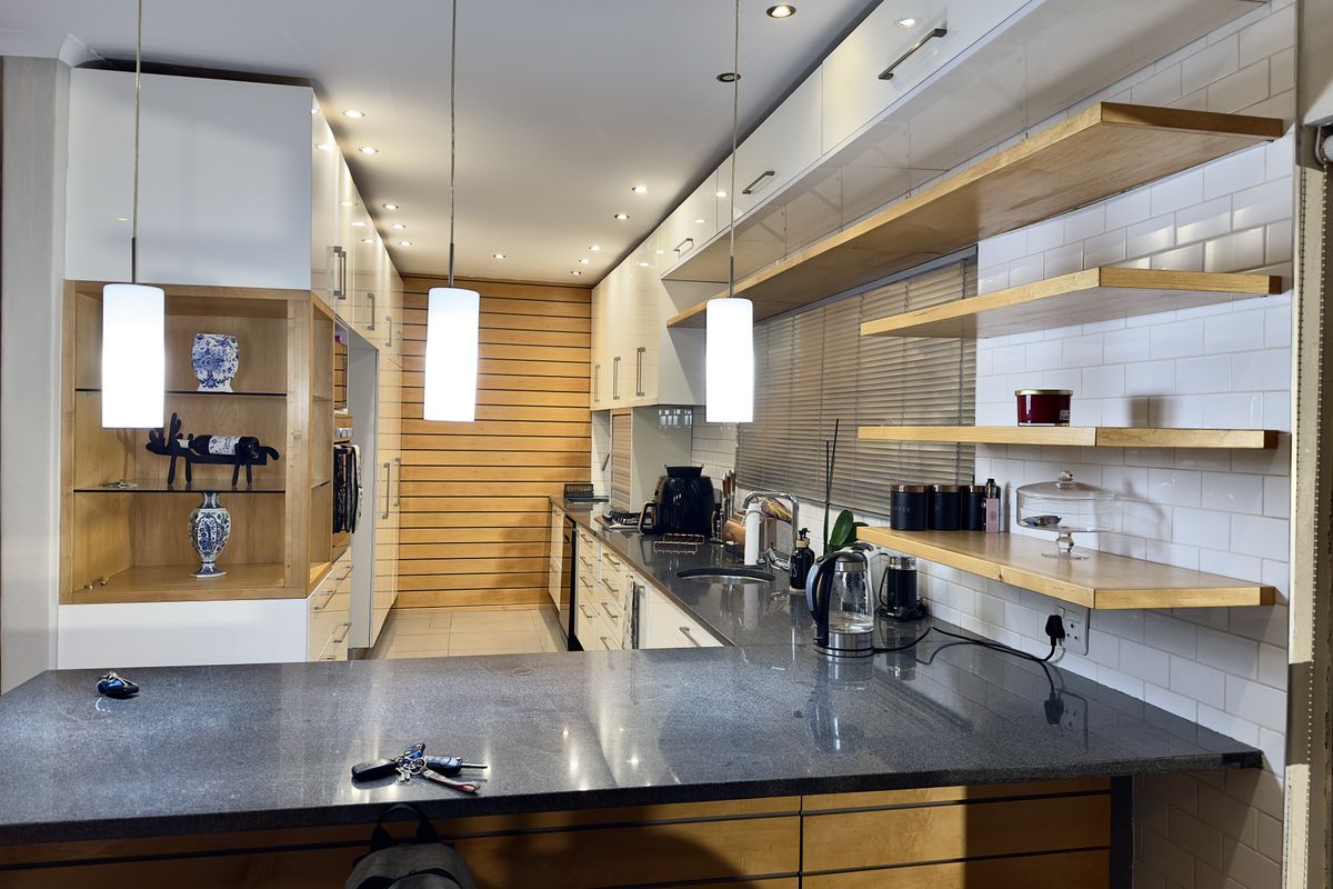 Modern 3-Bedroom Home with Income Potential. - Photo 3