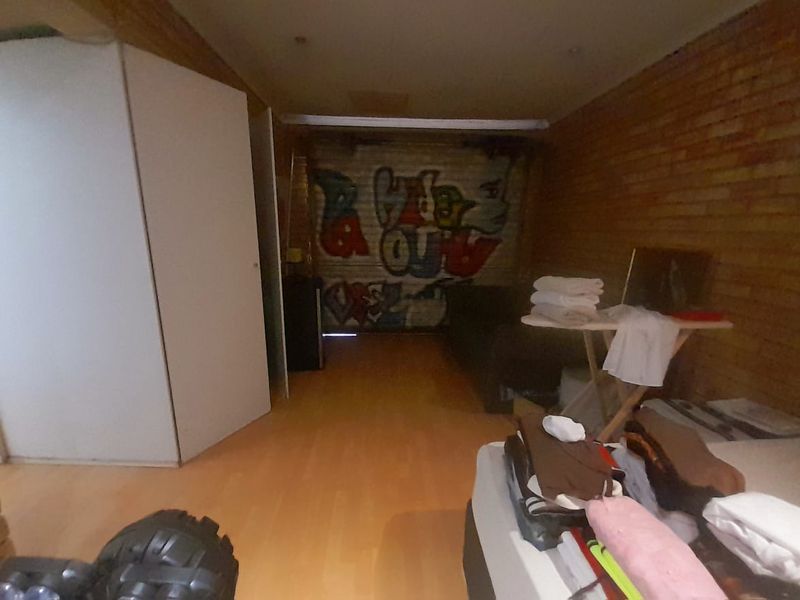 2 Bedroom Duplex Townhouse in Strubensvallei - Pet Friendly - Photo 8