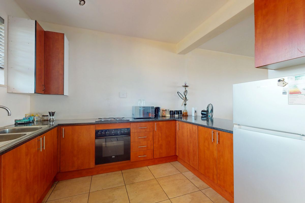 Stylish 1-Bedroom Flat with Modern Finishes - Photo 3
