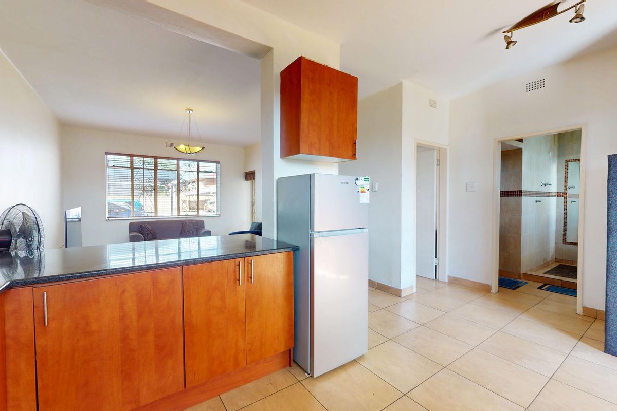 Stylish 1-Bedroom Flat with Modern Finishes - Photo 5