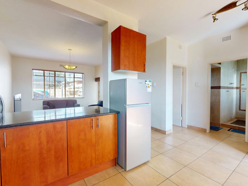 Stylish 1-Bedroom Flat with Modern Finishes - Photo 5