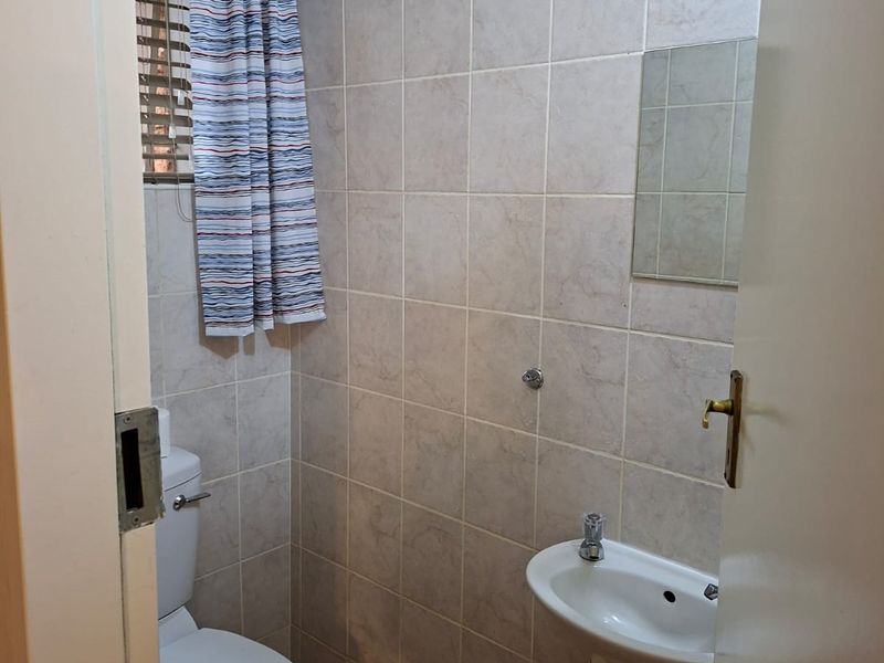 2 Bedroom 2 1/2 Bathroom Duplex in Roodekrans - Photo 7