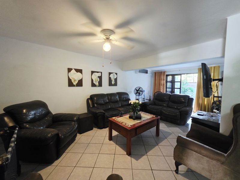 Stylish 3-Bedroom Duplex with Jacuzzi – Comfortable & Modern Living - Photo 10