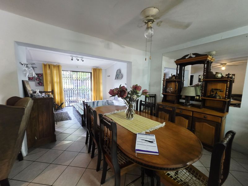 Stylish 3-Bedroom Duplex with Jacuzzi – Comfortable & Modern Living - Photo 8