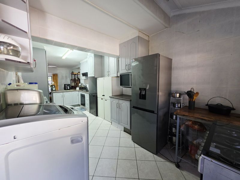 Stylish 3-Bedroom Duplex with Jacuzzi – Comfortable & Modern Living - Photo 6