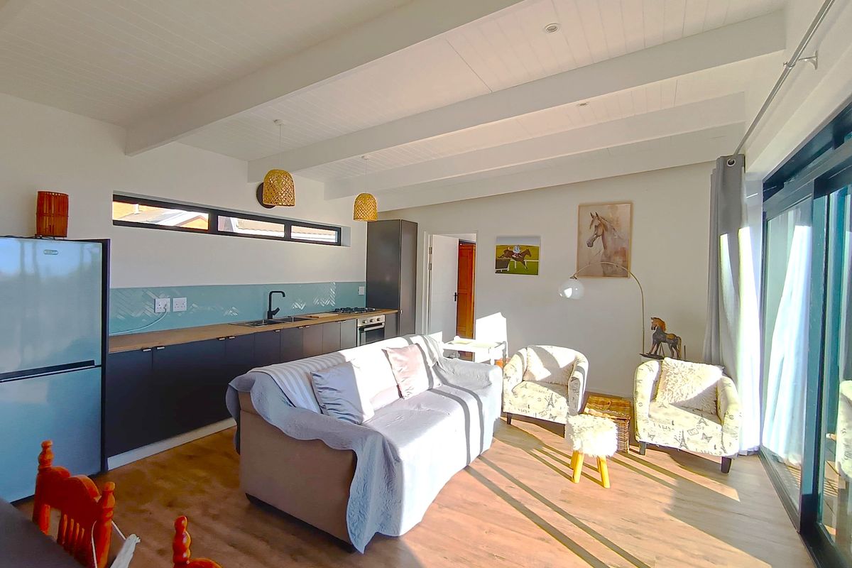 Modern Furnished Two-Bedroom Home to Rent in Tranquil Fisherhaven, Hermanus - Photo 4