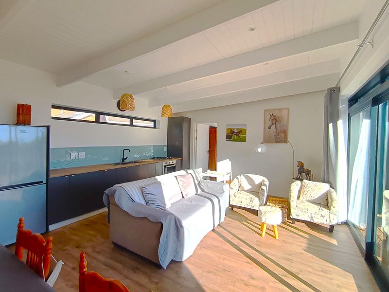 Modern Furnished Two-Bedroom Home to Rent in Tranquil Fisherhaven, Hermanus - Photo 4
