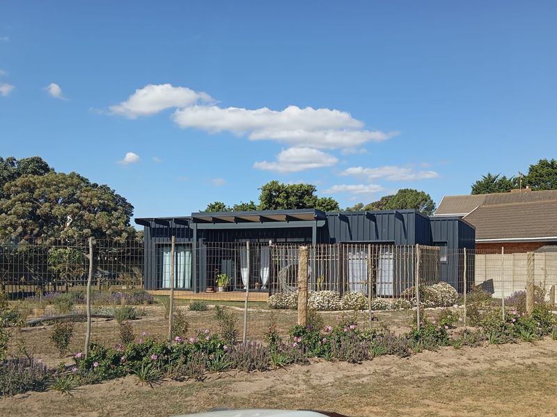 Modern Furnished Two-Bedroom Home to Rent in Tranquil Fisherhaven, Hermanus - Photo 2