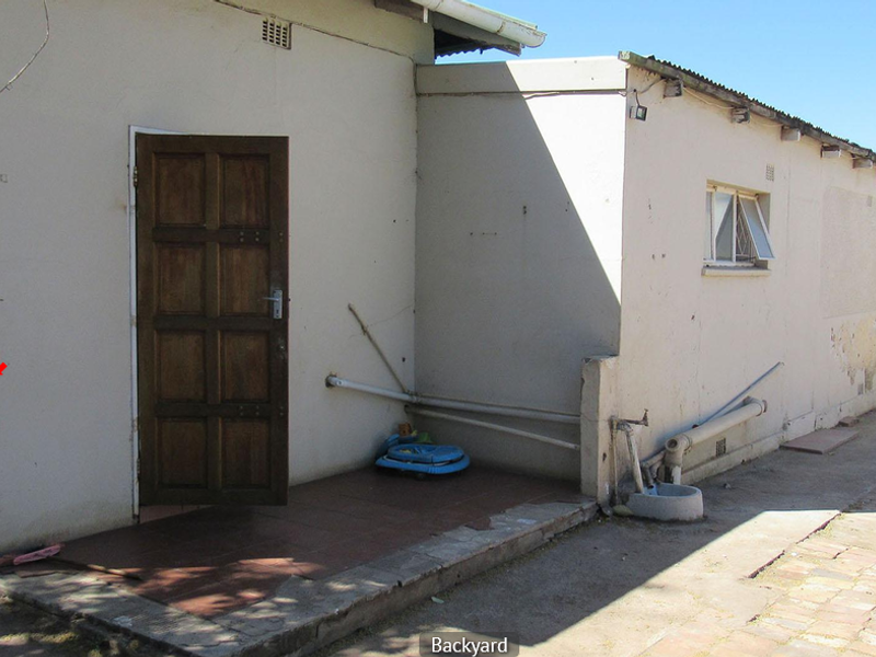 A canvvass to start changing theis once loved 3 bedroom family house in to your dream home - Photo 3