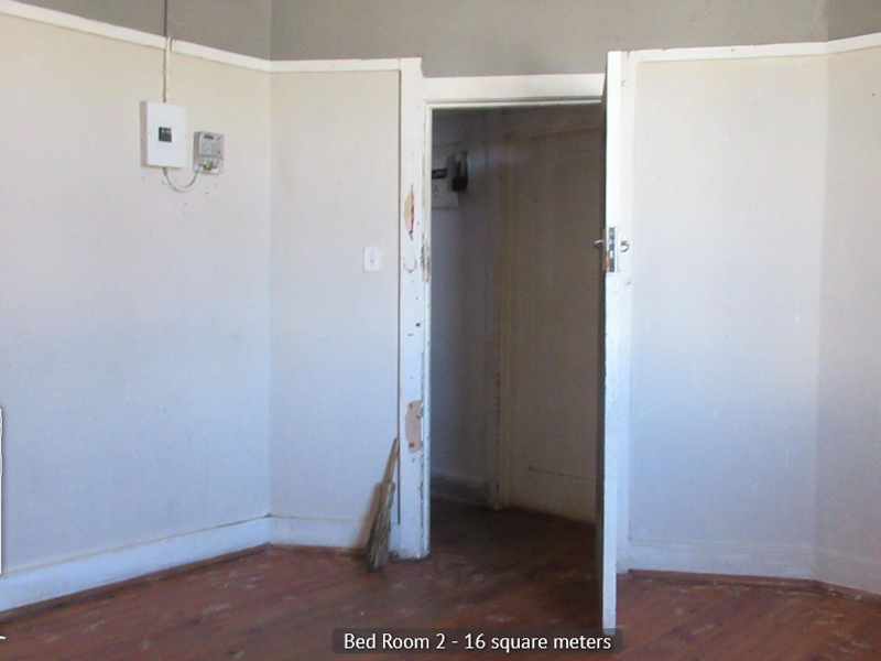 A canvvass to start changing theis once loved 3 bedroom family house in to your dream home - Photo 9