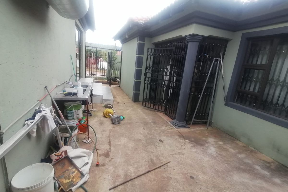 Charming 3-Bedroom Home for Sale in Lotus Gardens – Corner Stand with Big Yard! - Photo 3