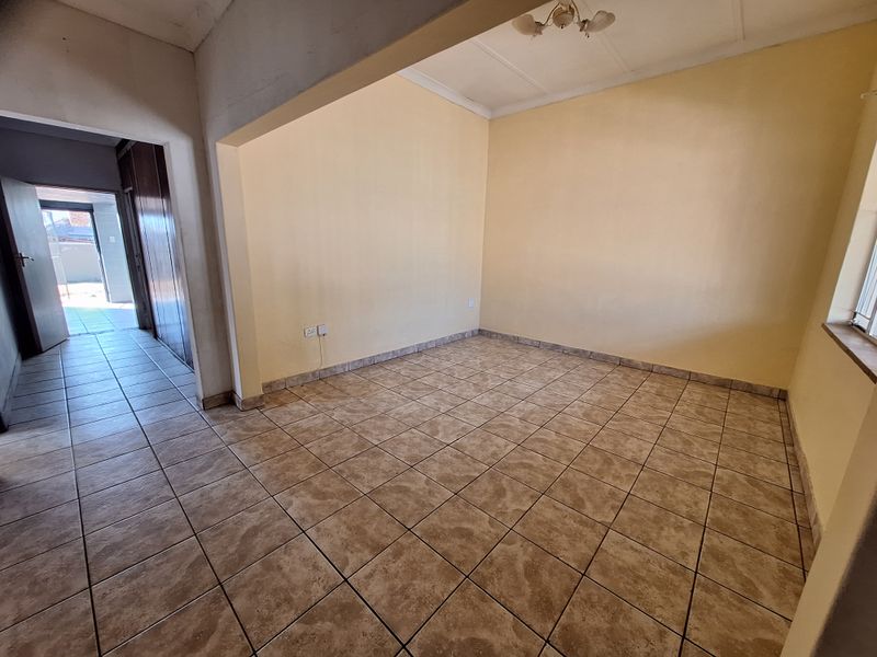 FIXER UPPER WITH EXCELLENT POTENTIAL! - Photo 5