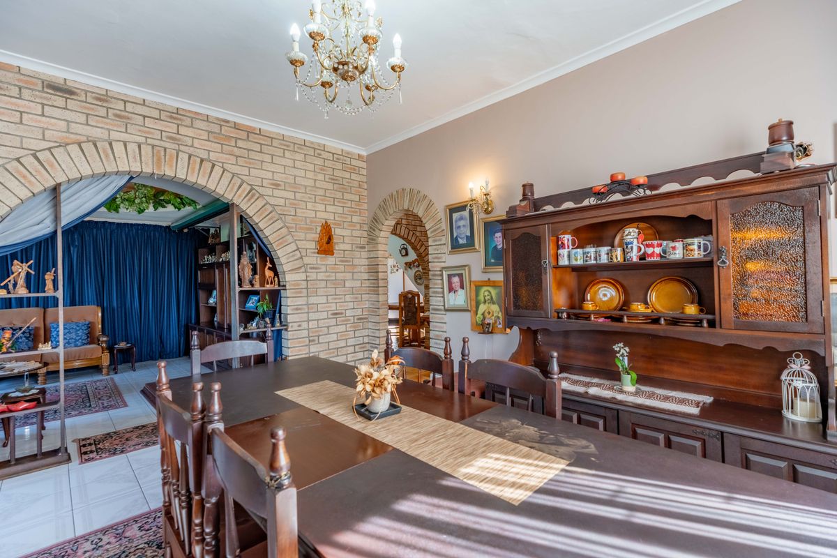 Motivated Sellers! Best of both worlds...space, views, character, and income potential. - Photo 3