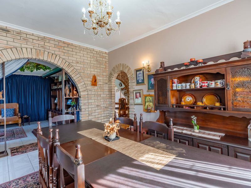 Motivated Sellers! Best of both worlds...space, views, character, and income potential. - Photo 3