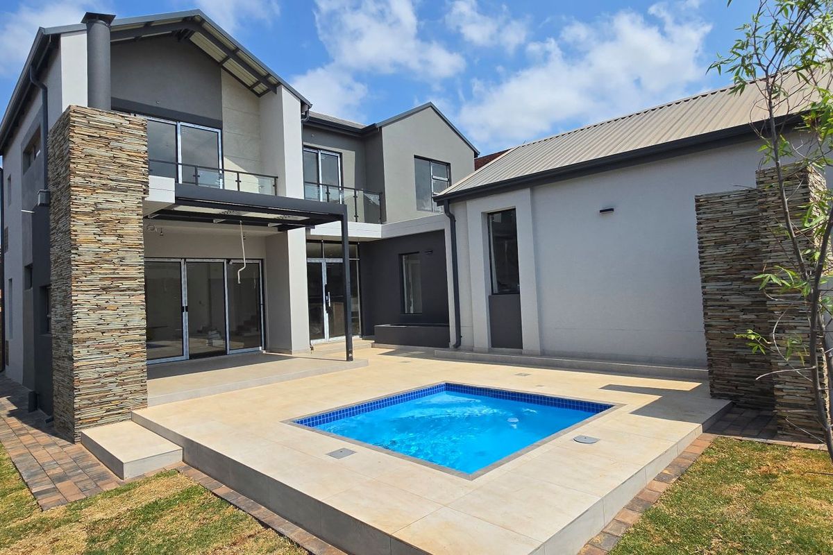 Occupation in October - Discover Your Dream Home in Fountainbrook Estate - Photo 2