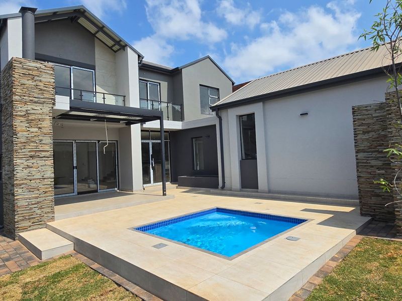 Occupation in October - Discover Your Dream Home in Fountainbrook Estate - Photo 2