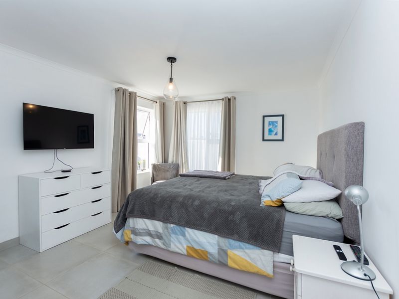 Stylish Beachside Home in Dwarskersbos - Photo 9