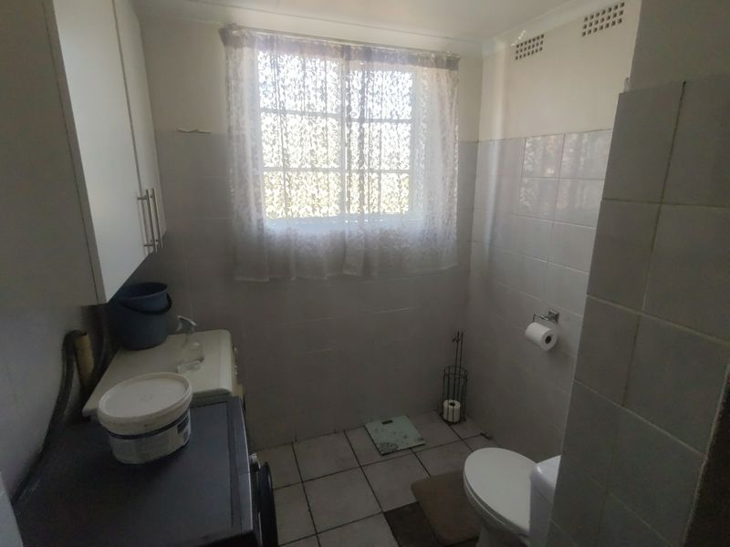 Charming 3-Bedroom Home for sale  in Nigel Central - Photo 9