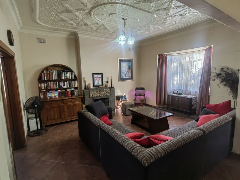 Charming 3-Bedroom Home for sale  in Nigel Central - Photo 2