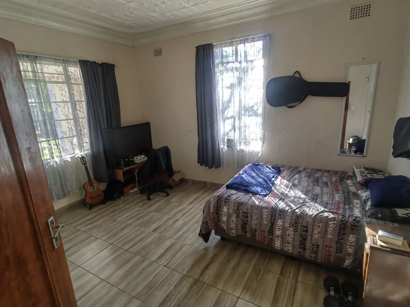 Charming 3-Bedroom Home for sale  in Nigel Central - Photo 6